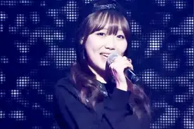 两男一女，轻柔声线加上超有律动Rap，让现场观众体验试听享受！视频封面