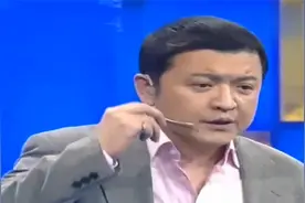万人迷：母亲去世，父亲另娶，14岁叔叔将1月的她和一岁姐姐养大视频封面