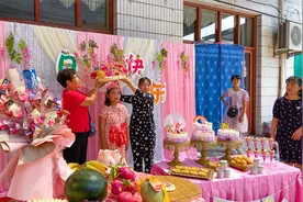 小勇带你体验农村流水席，十个菜五个汤满满一桌，荤素搭配真不错视频封面