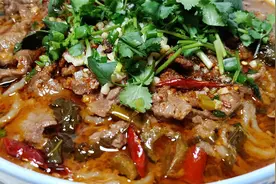 川味酸菜牛肉做法，牛肉鲜嫩爽滑，不干不柴，汤鲜开胃下饭视频封面