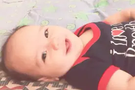 越早说话越聪明？3个半月的小宝宝开始说个不停，真机灵！视频封面