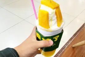 超甜的芒果冰淇淋，26块钱一杯，口感细腻很好吃视频封面