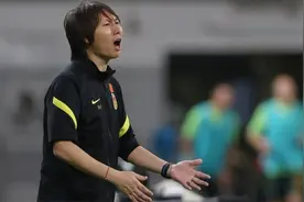 国足迎战日本，首发阵容或将大换血，李铁欲出奇兵全力争胜！视频封面