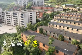 云南富源煤炭湾，因煤矿有上万人聚集在此，如今剩百十位老人留守视频封面