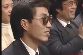 小品：马季先生收了个洋徒弟，笑料百出，老先生维护徒弟跟人抬杠视频封面