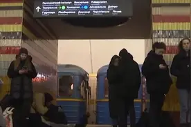 俄乌战火下的新生命！网传逃难孕妇在基辅地铁生下婴儿视频封面
