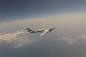 现场视频！中国空军轰-6K轰炸机与俄空天军图-95MS轰炸机联合巡航视频封面
