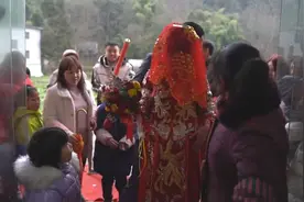 贵州农村一帅哥结婚，新娘到家了，虽然有头纱也挡不住她的美视频封面