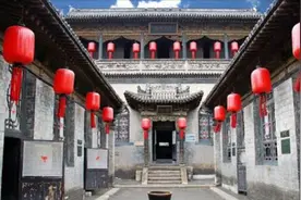 乔家大院那么富，为何日军侵华时不敢动？专家：你看门口放了什么视频封面