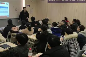理科女孩子未来想搞科研，高考选什么专业合适，学数学怎么样？视频封面