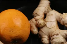 橙子和生姜放进锅里煮一煮，阳康以后吃些，作用真棒，高手在民间视频封面