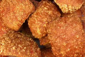 炸扣肉总是不起泡，按照农村大叔这个技巧来，保证金黄又起泡视频封面