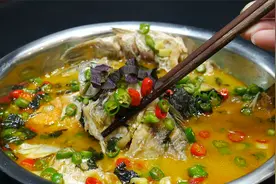 大厨教你家常水煮活鱼的做法，汤鲜奶白又营养，喜欢的可以试一试视频封面