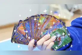 奥特曼卡片战斗力比拼，哪个奥特曼战力最强呢？赛罗还是迪迦视频封面