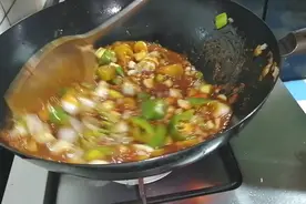 黄豆酱怎样炒才好吃，大厨教你正确做法，方法简单大人小孩都爱吃视频封面