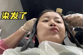 钱贝把长发剪了，还染了黄色的头发，看看染发效果怎么样视频封面