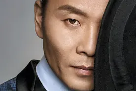 火遍朋友圈歌曲《找一个不伤心的理由》，祁隆唱的太好听了，泪奔视频封面