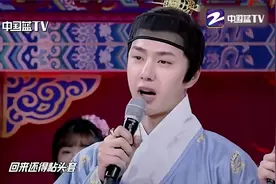 王一博录制节目古装造型绝美 吐槽回来居然还要粘头套视频封面