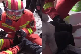 女孩试穿高跟鞋脚被粘住，无奈求助消防员，收获暖心“洗脚”服务视频封面