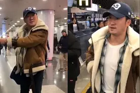 吴京机场怒怼偷拍者：伤到孩子怎么办！表情太凶却受赞视频封面
