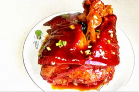 红焖肘子这样做特解馋！色泽红亮、肉香浓郁、入口即化、肥而不腻视频封面