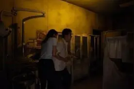 游客挑战恐怖鬼屋，规定时间之内走完全程，就能获得350万奖金！视频封面