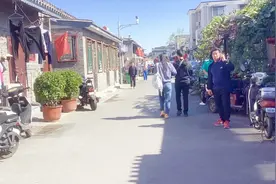 京城第一家女浴池，是个女子开的，没想到视频封面