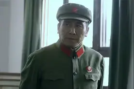 沉默：干部在海外有亲戚，被主任逼去复员，司令：我儿子也在海外视频封面