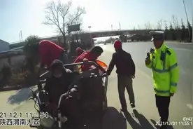 五大曝光 | 三轮车无证驾驶+违法载人＝罚款+拘留视频封面