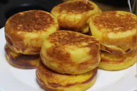 新鲜玉米不要直接煮了，试试做玉米饼，清香美味，家人一次吃4个视频封面
