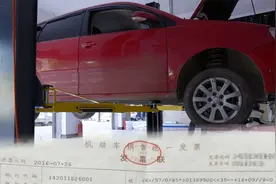15万买的车，4S店鼓励客户开13万的发票，这是什么套路？视频封面