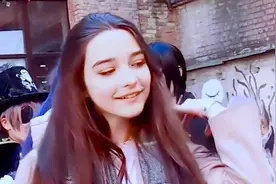 小伙偶遇乌克兰大学校花，妹子长得像明星似的，太美了！视频封面