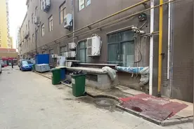 创文进行时丨宝鸡高新区聚丰大城际小区：背街小巷脏乱现象待整治视频封面