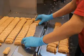 台湾街头小店，现做手工花生酥糖，原来酥糖是这样做的