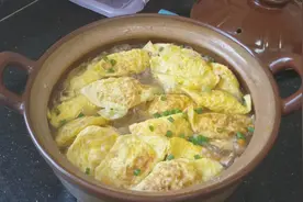 客家特色蛋饺煲：简单的蛋饺包法，皮薄馅多特美味，一出锅抢着吃视频封面