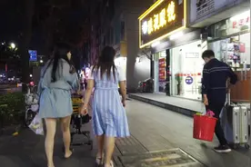 三和大神心中两位菩萨：双丰面馆老板和红姐，红姐曾遭受家暴离婚视频封面