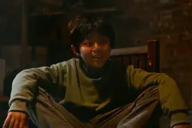 小孩体内藏有上百恶灵，老神父逐个驱除最终力竭晕倒，差点丧命视频封面