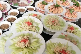 河南新乡农村300元一桌的结婚喜宴有多得劲？在大城市要999一桌视频封面
