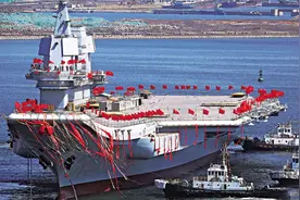 国产航母多角度建造细节首度曝光，铮铮铁骨彰显大国本色视频封面