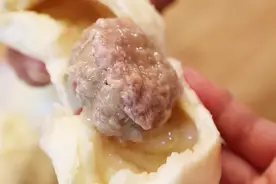 最详细的“虾肉包”做法，疙瘩馅，咬一口鲜嫩多汁，一次能吃6个视频封面