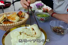 洪洋晚餐做的牛肉包子，再配个“甩袖子”汤，全家人吃美了