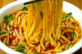 15元一份的酸辣粉，2分钟教你在家做，料汁配方毫无保留，真解馋视频封面