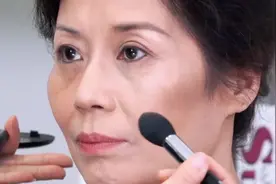 零基础学化妆：如何打腮红视频封面