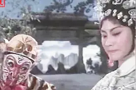 刘喜亮、王凤霞夫妻合作演出的京剧《火焰山》-一借芭蕉扇视频封面