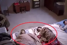 东北人全家人睡同一个炕，新婚夫妻怎么样避免尴尬？答案非常简单视频封面
