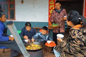 给儿子炖一锅土豆烧鸡，鲜香软糯，真是美味又下饭视频封面