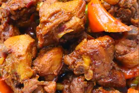 要想鸭肉好吃，去腥味很关键，大厨教你去腥妙招，香辣软糯又好吃视频封面