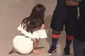 迪丽热巴被私生求婚，这惯犯还向王珞丹求婚两次，私生biss!视频封面