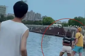 什么素质！两外国人向如意湖吐口水扔鞋，官方：正寻找涉事者视频封面
