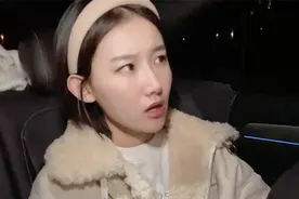 情景剧：美女乘车遇司机拖延，自创妙招催司机，这也太厉害了视频封面